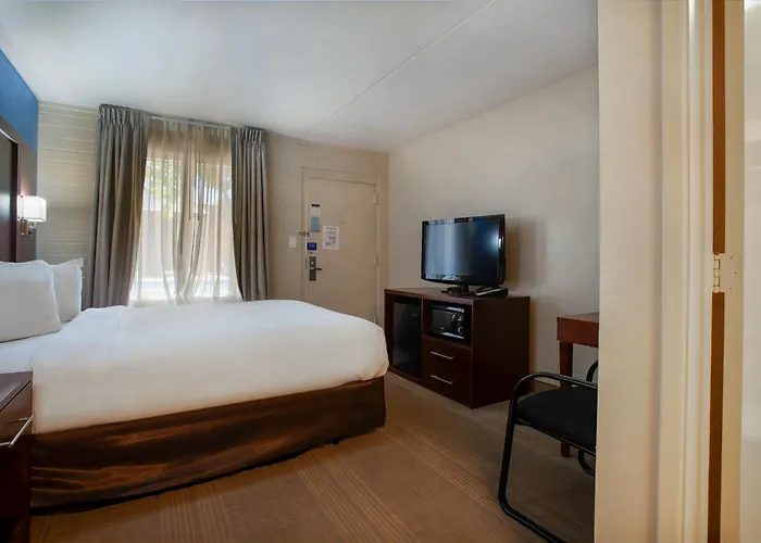 6 Az Hotel 3*