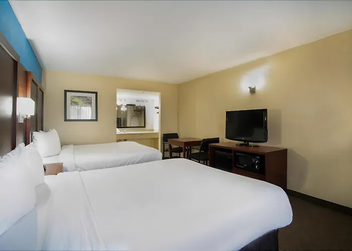 6 Az Hotel