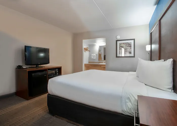 Hotel 6 Az 3*