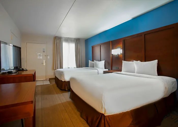 6 Az Hotel