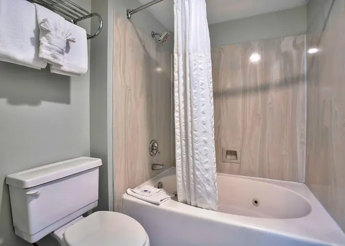 6 Az Hotel